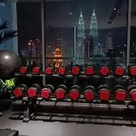 C14A Modern Infinity Pool Klcc View With Balcony