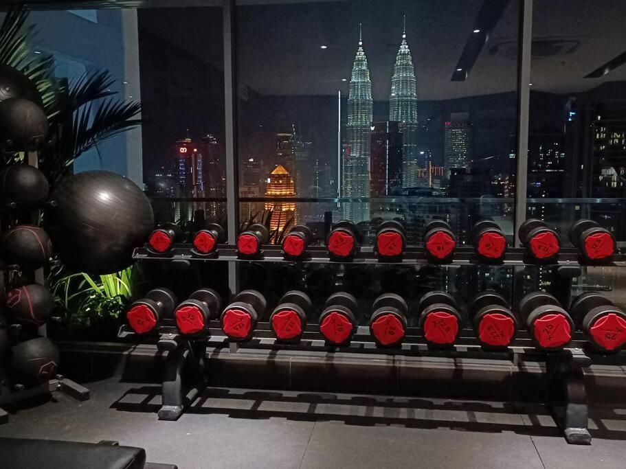 C14a Modern Infinity Pool Klcc View With Balcony